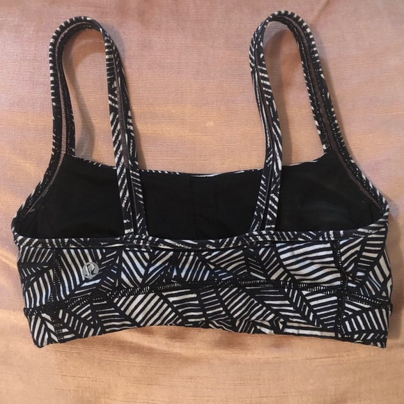 Lululemon Sports Bra Size 4 - Picture 2 of 5